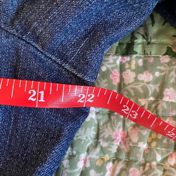 Christina Zinn - Cute ruffled denim jacket - Picture 5 of 7